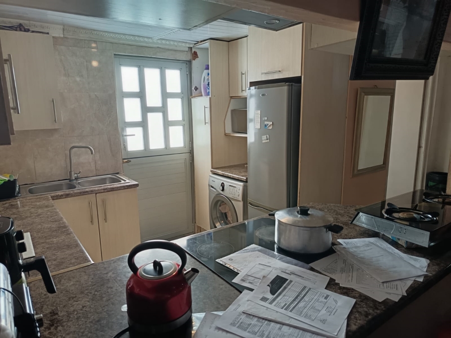 3 Bedroom Property for Sale in Mandela Park Western Cape